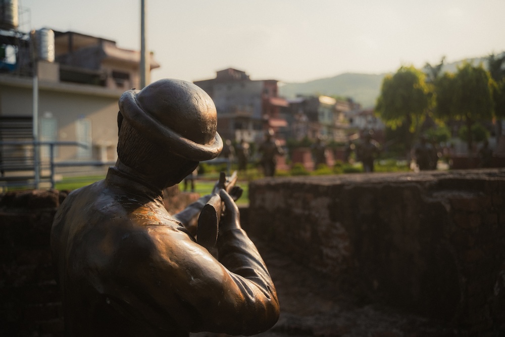A statue honoring the bravery of a Nepali soldier who stood against the British forces at the historic Battle of Jitgadhi.